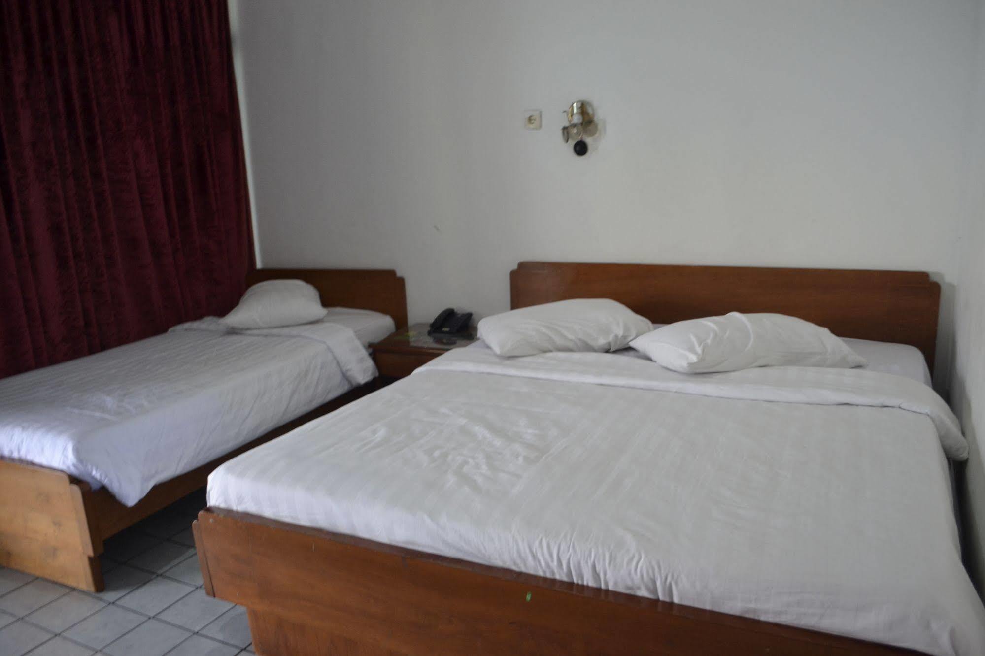 Hotel Selecta Batu  Kültér fotó