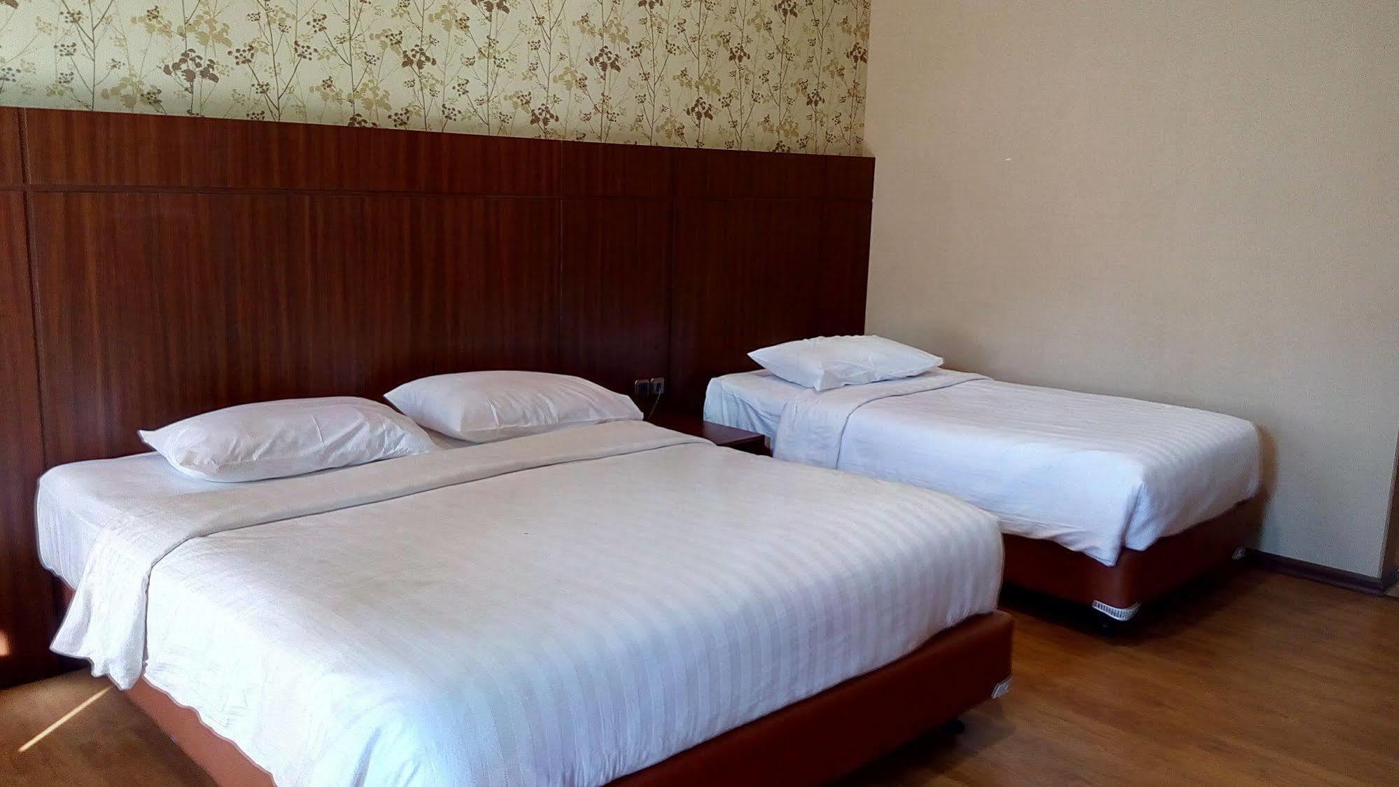 Hotel Selecta Batu  Kültér fotó